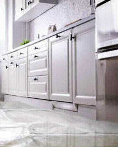 cucina-pavimento-pieno-di-acqua